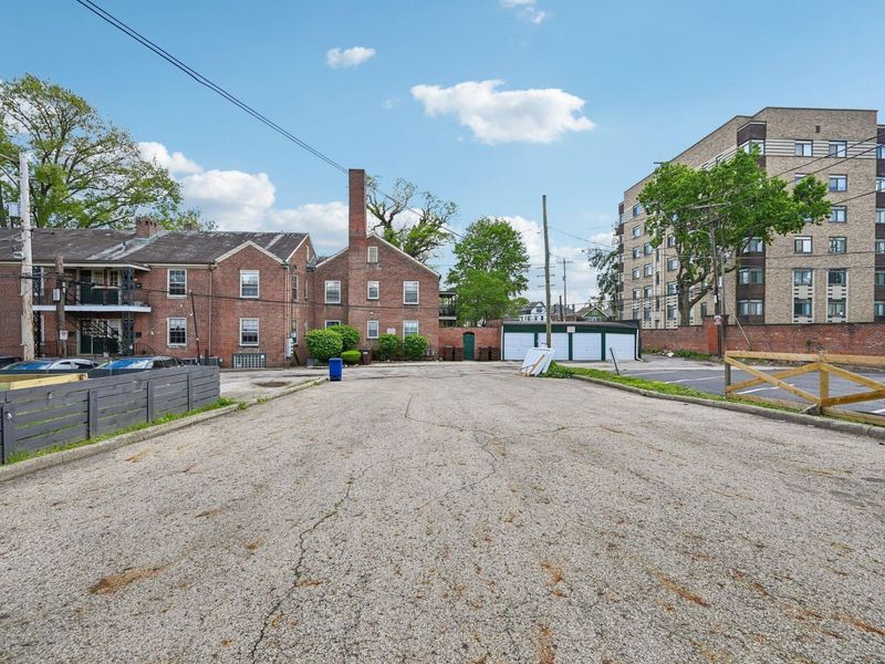 1471 E Broad Street, Columbus, OH 43205 Photo 35