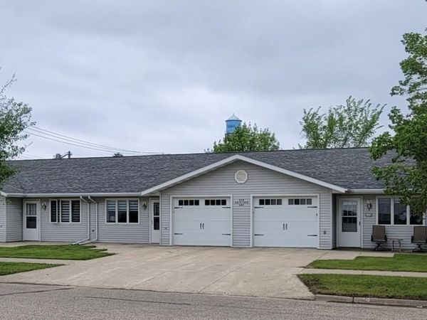 310 Antelope Avenue SW, Forman, ND 58032