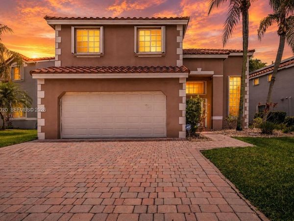 303 Bridgeton Rd, Weston, FL 33326