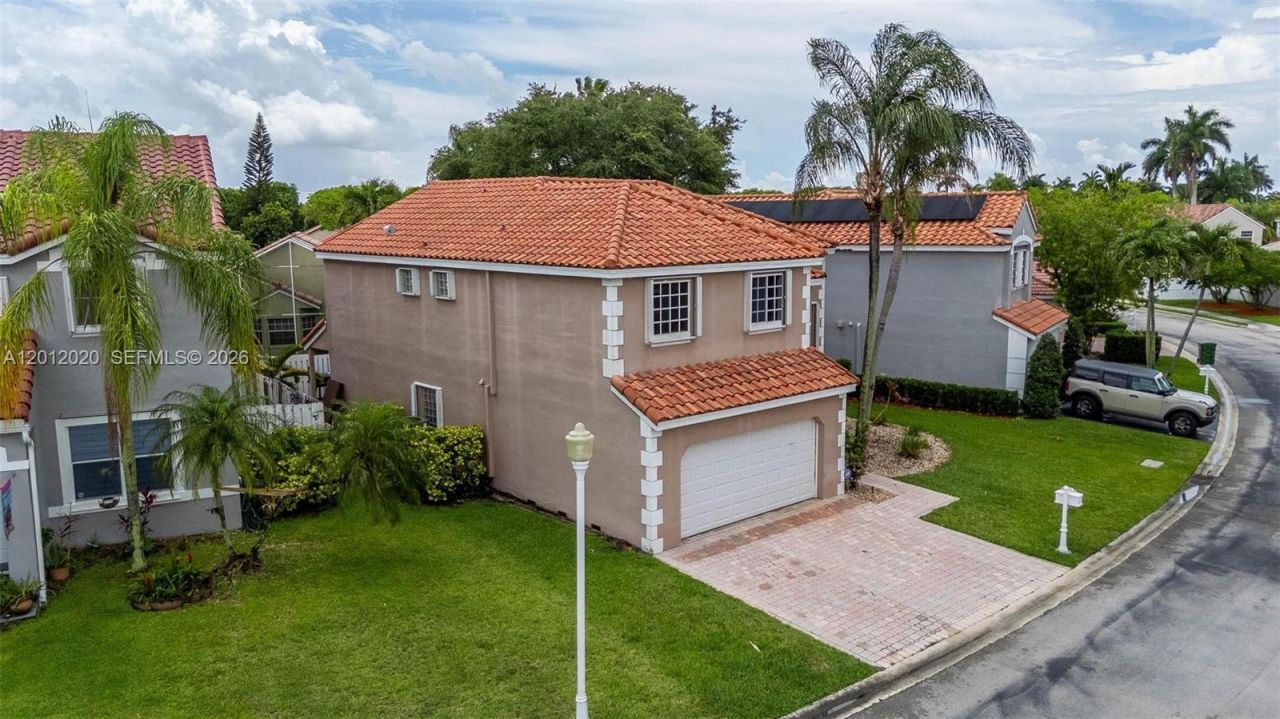 303 Bridgeton Rd, Weston, FL 33326 Photo