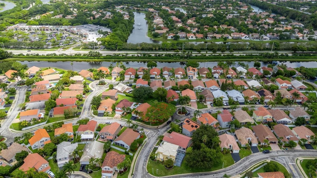 303 Bridgeton Rd, Weston, FL 33326 Photo