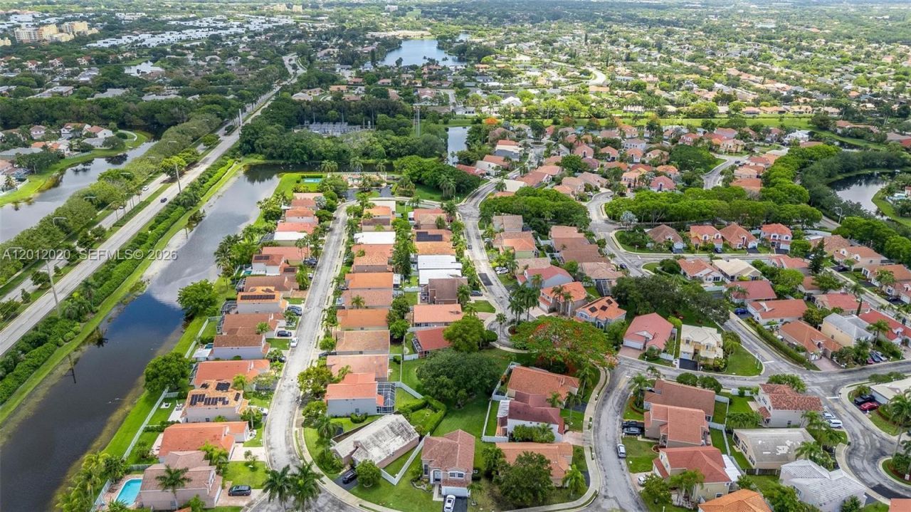 303 Bridgeton Rd, Weston, FL 33326 Photo