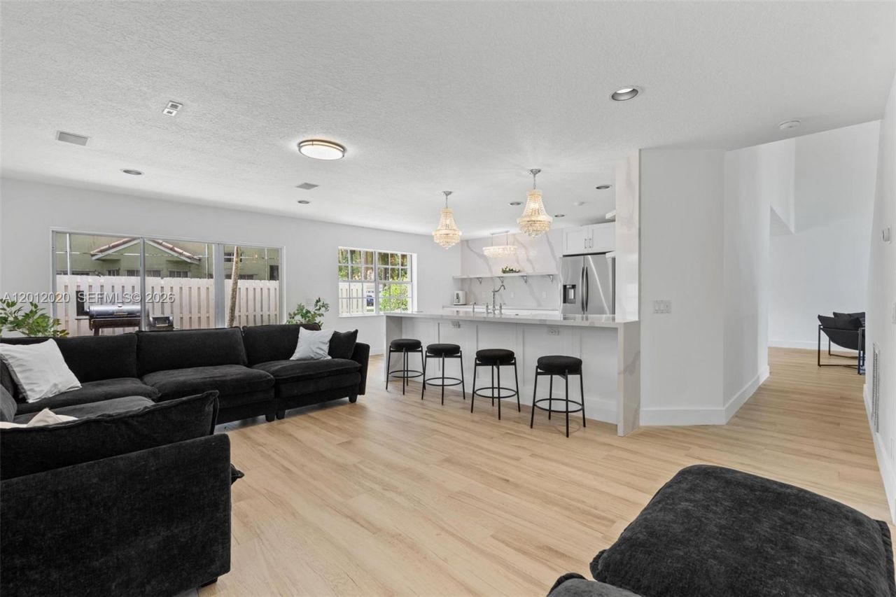 303 Bridgeton Rd, Weston, FL 33326 Photo