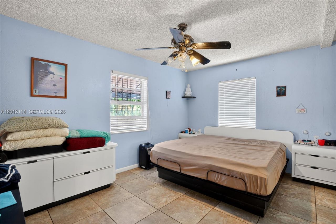 2450 NW 32nd St, Miami, FL 33142 Photo