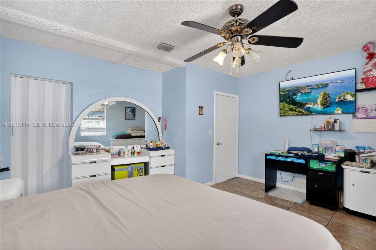 2450 NW 32nd St, Miami, FL 33142 Photo