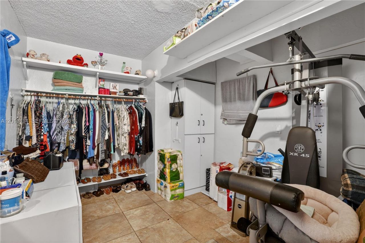 2450 NW 32nd St, Miami, FL 33142 Photo