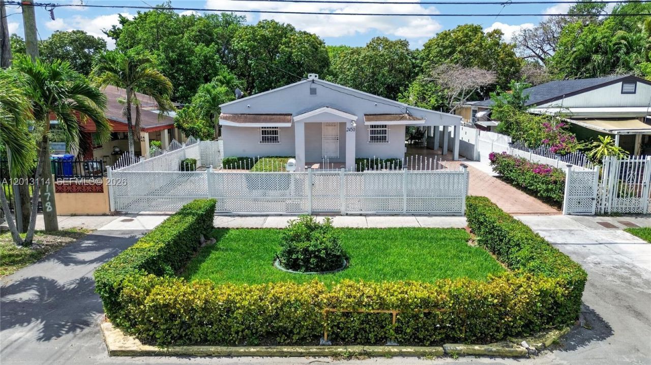 2450 NW 32nd St, Miami, FL 33142 Photo