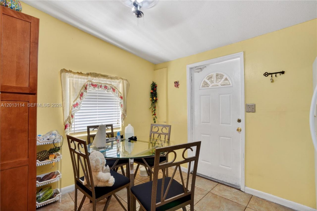 2450 NW 32nd St, Miami, FL 33142 Photo