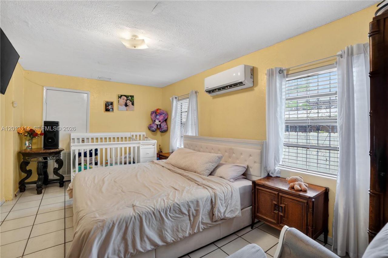 2450 NW 32nd St, Miami, FL 33142 Photo