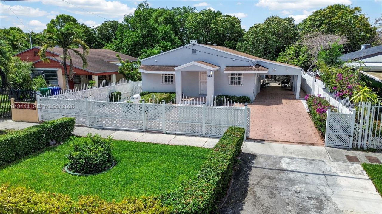 2450 NW 32nd St, Miami, FL 33142 Photo