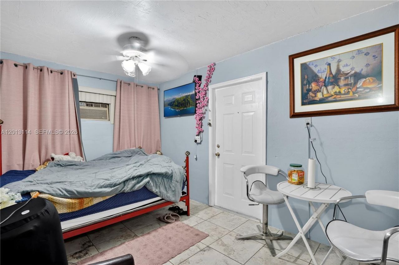 2450 NW 32nd St, Miami, FL 33142 Photo