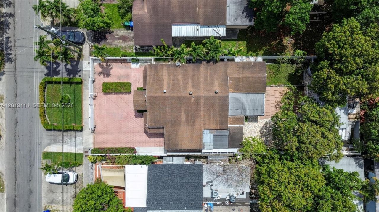 2450 NW 32nd St, Miami, FL 33142 Photo