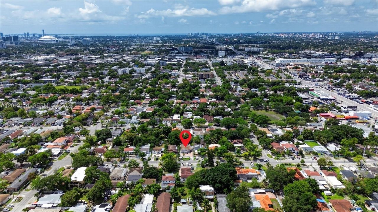 2450 NW 32nd St, Miami, FL 33142 Photo
