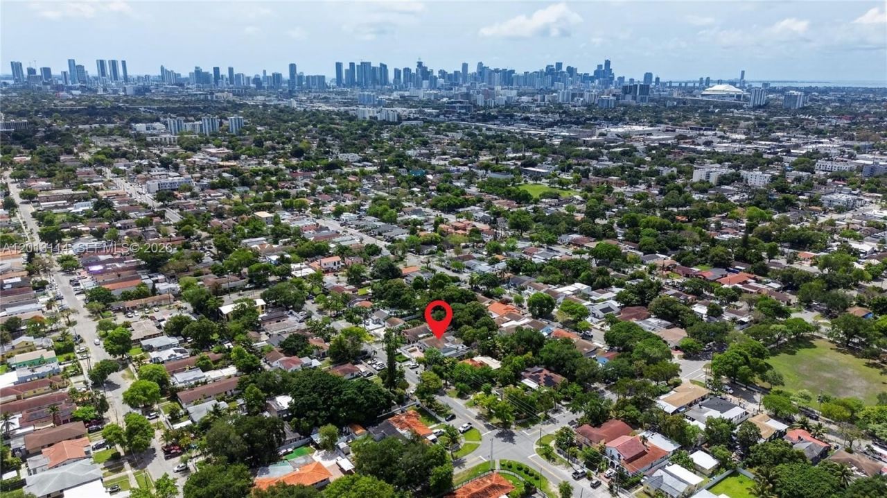2450 NW 32nd St, Miami, FL 33142 Photo