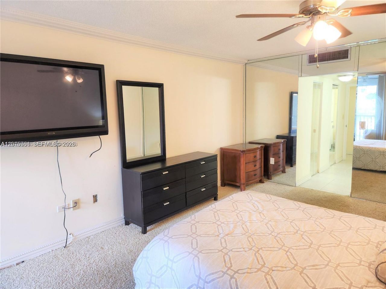 3375 N Country Club Dr , Unit 203, Aventura, FL 33180 Photo