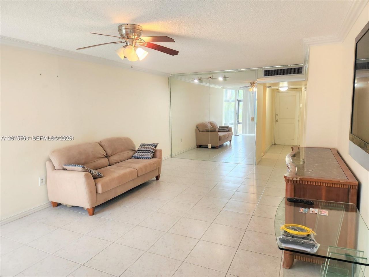 3375 N Country Club Dr , Unit 203, Aventura, FL 33180 Photo