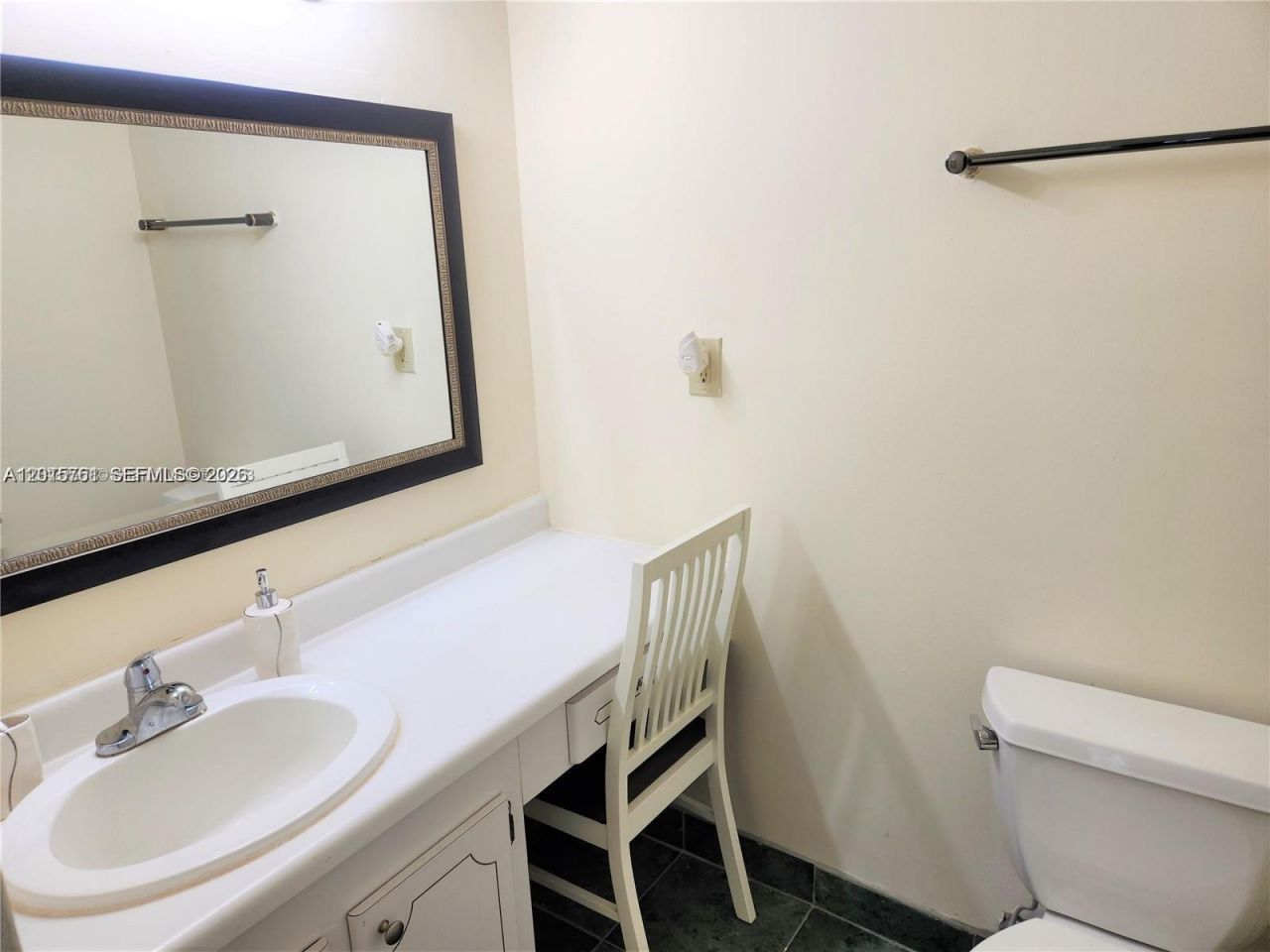 3375 N Country Club Dr , Unit 203, Aventura, FL 33180 Photo
