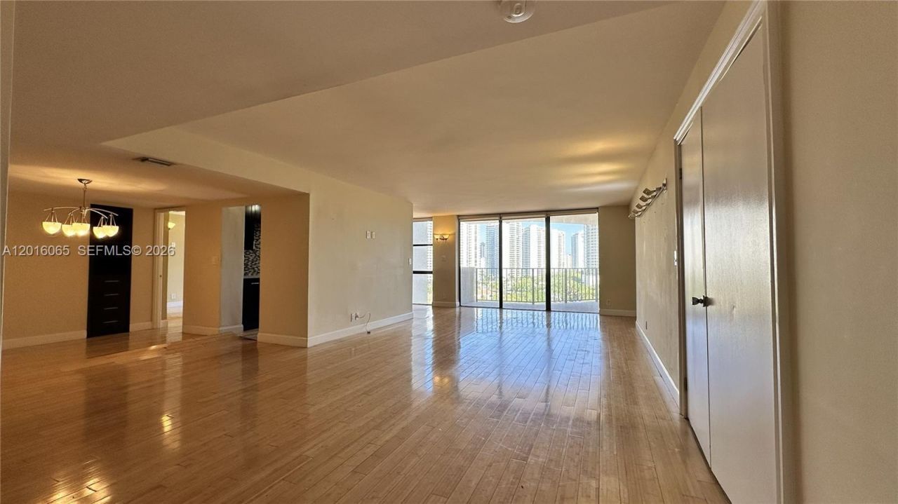 18181 NE 31st Ct , Unit 1408, Aventura, FL 33160 Photo