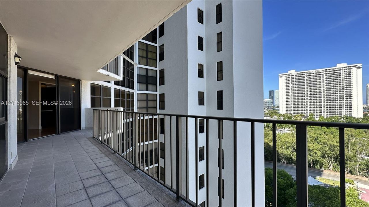18181 NE 31st Ct , Unit 1408, Aventura, FL 33160 Photo