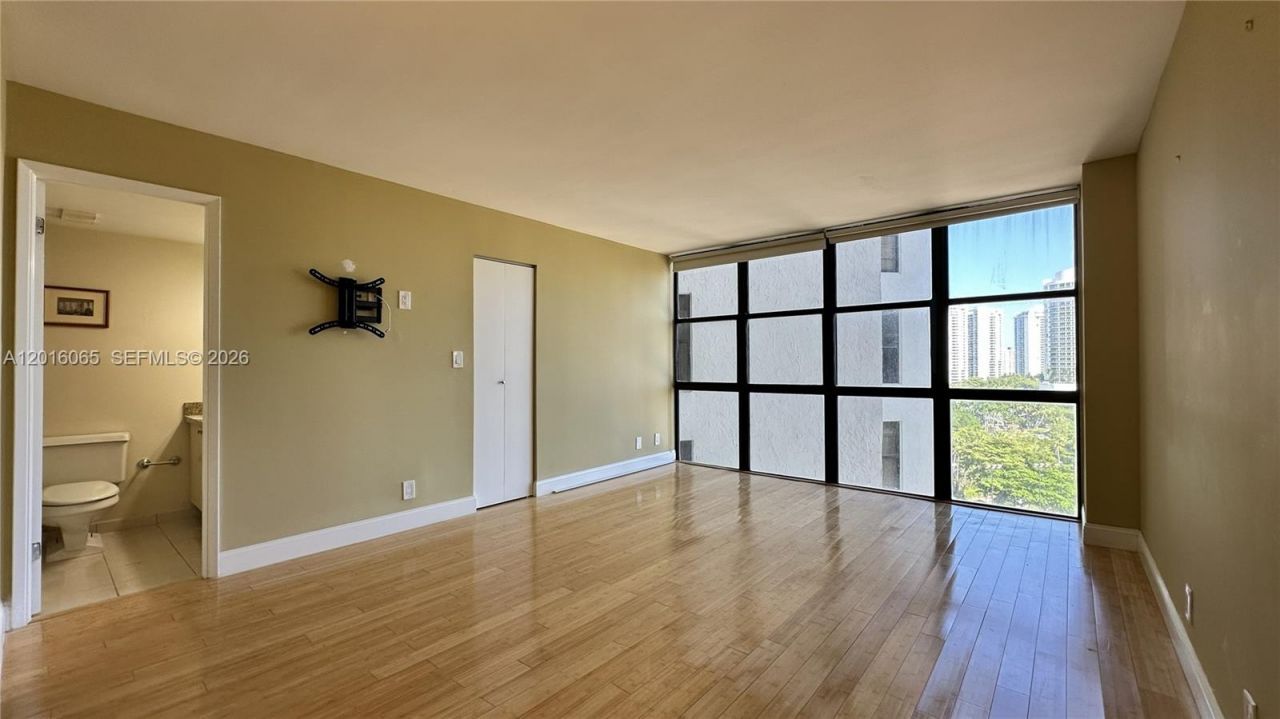 18181 NE 31st Ct , Unit 1408, Aventura, FL 33160 Photo