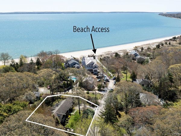 1635 Smith Road, Peconic, NY 11958