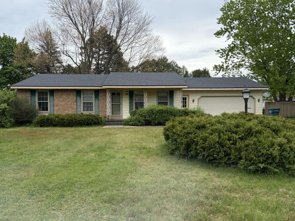 7872 Emberly Drive, Jenison, MI 49428