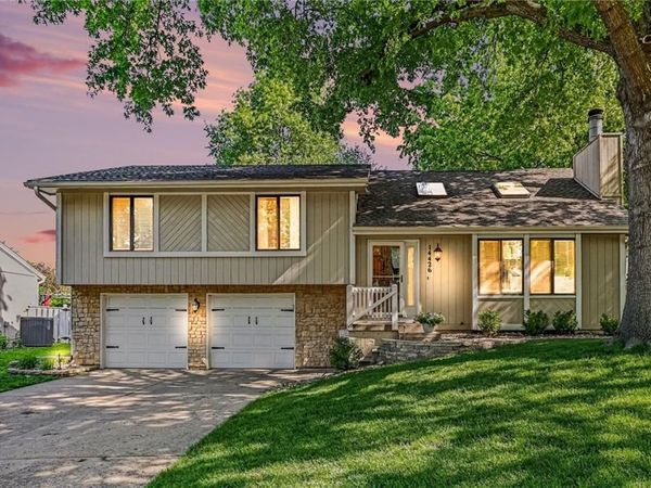 14426 W 92nd Terrace, Lenexa, KS 66215