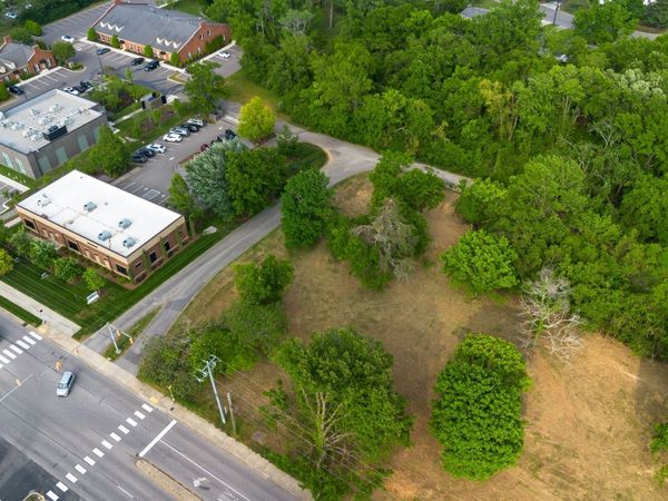 8138 Sawyer Brown Rd, Nashville, TN 37221