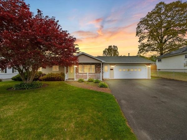 128 Windsor St, Fall River, MA 02723