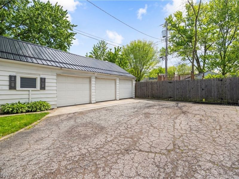 967 Gulf Road, Elyria, OH 44035 Photo 30