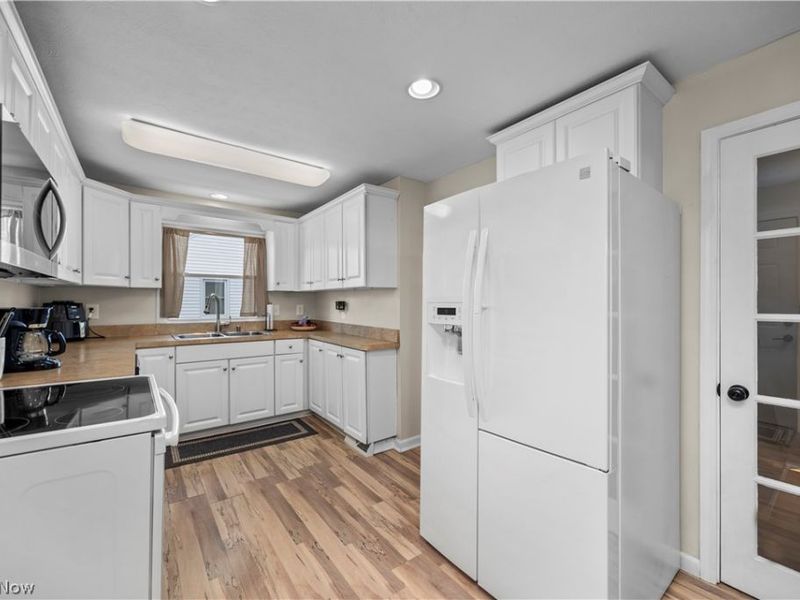 967 Gulf Road, Elyria, OH 44035 Photo 9