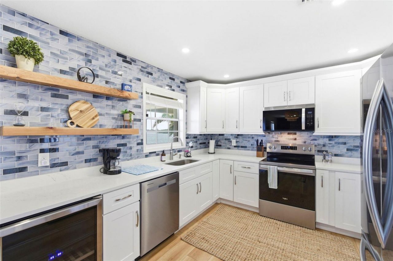 201 Pompano Drive Se, Unit C furnishe, Saint Petersburg, FL 33705 Photo