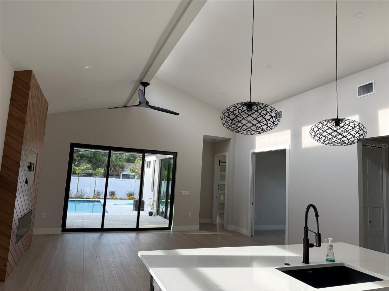 2443 Wood Street , Sarasota, FL 34237 Photo