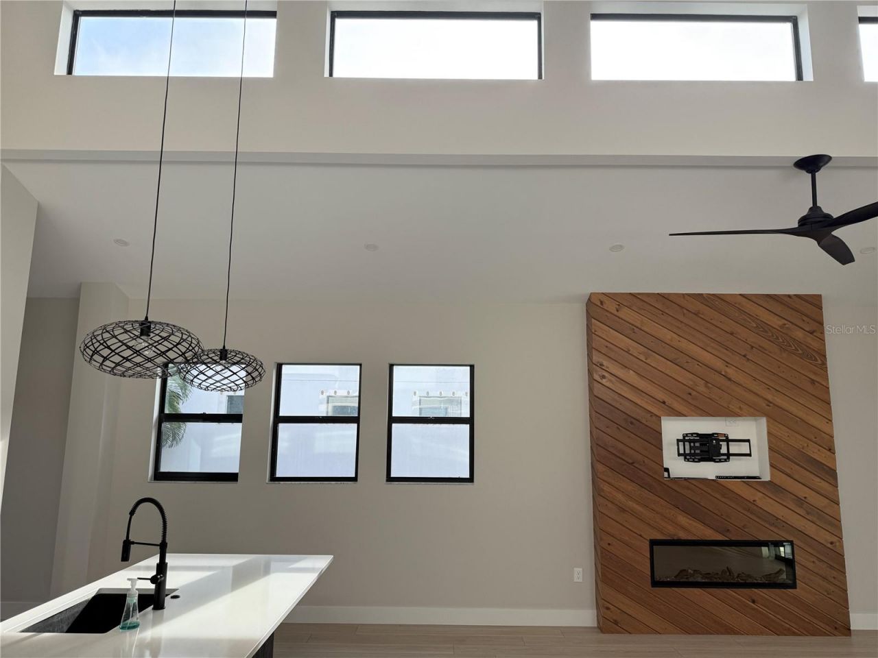 2443 Wood Street , Sarasota, FL 34237 Photo