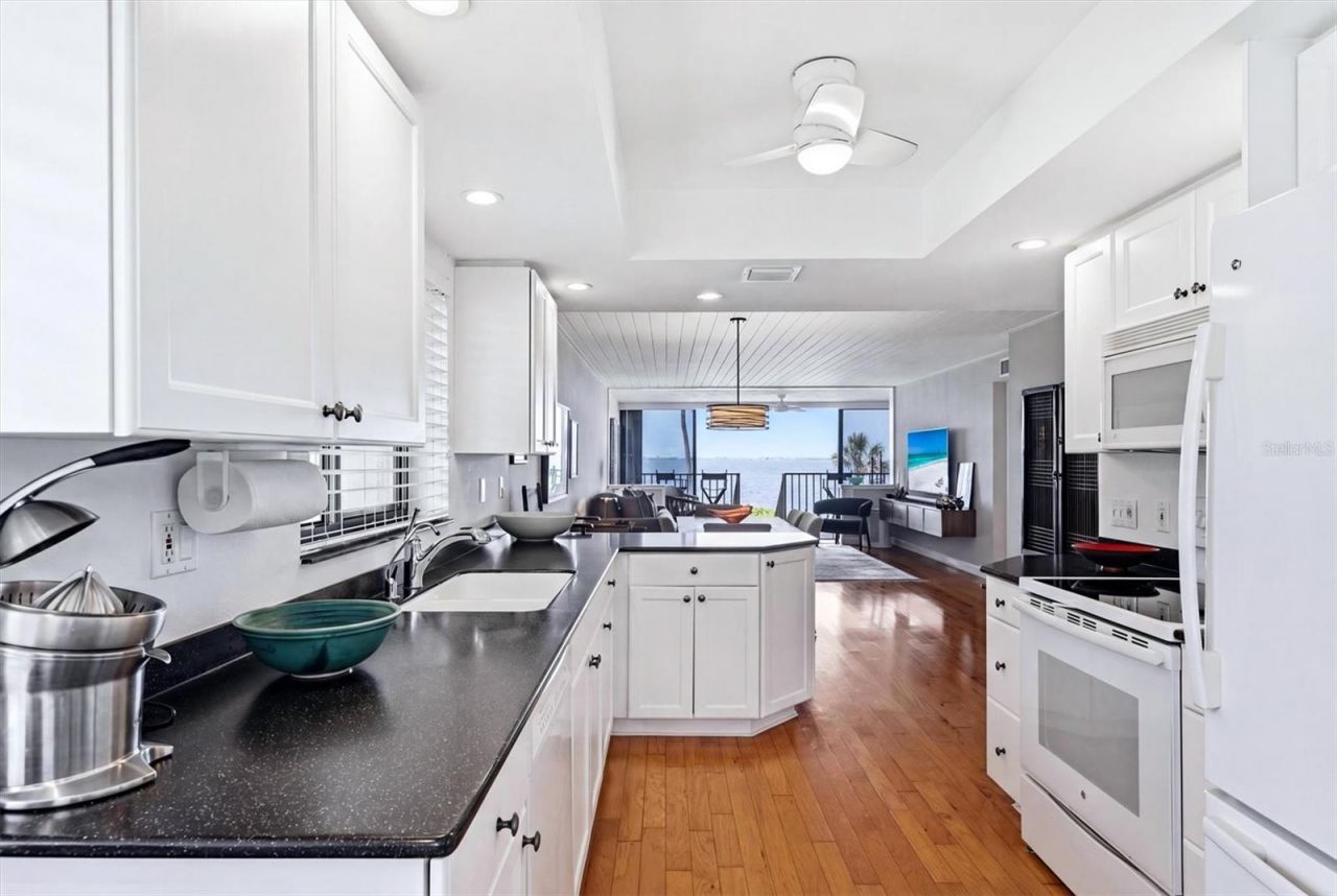 3460 Wild Oak Bay Boulevard, Unit 143, Bradenton, FL 34210 Photo