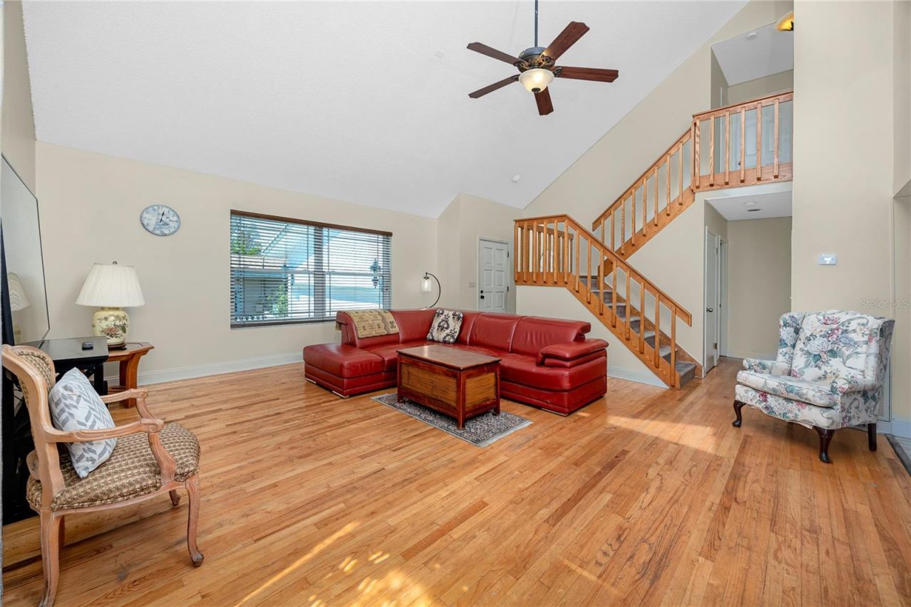 8759 Orient Way Ne, Saint Petersburg, FL 33702 Photo