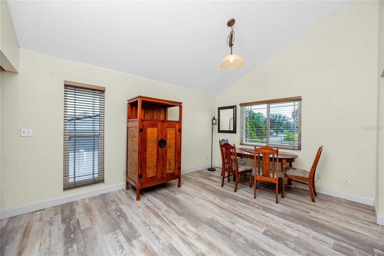 8759 Orient Way Ne, Saint Petersburg, FL 33702 Photo