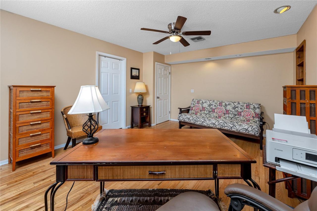 8759 Orient Way Ne, Saint Petersburg, FL 33702 Photo