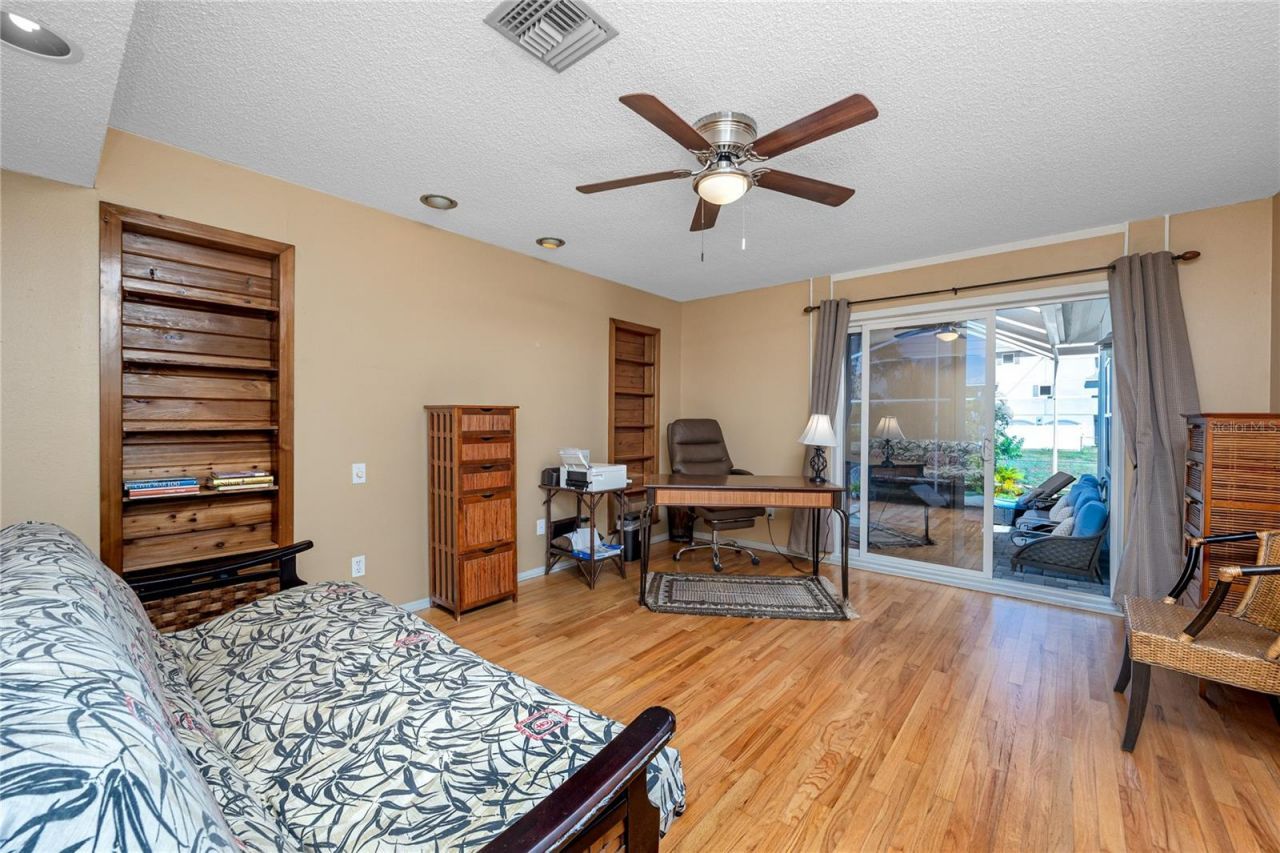 8759 Orient Way Ne, Saint Petersburg, FL 33702 Photo