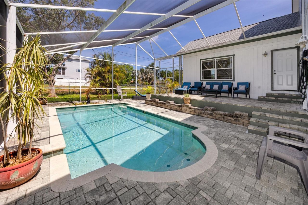 8759 Orient Way Ne, Saint Petersburg, FL 33702 Photo