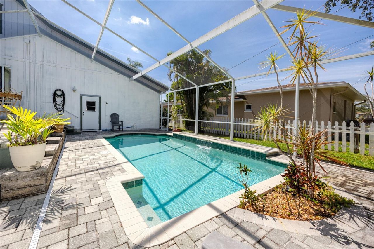 8759 Orient Way Ne, Saint Petersburg, FL 33702 Photo