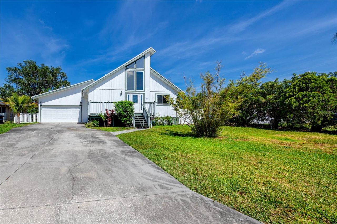8759 Orient Way Ne, Saint Petersburg, FL 33702 Photo