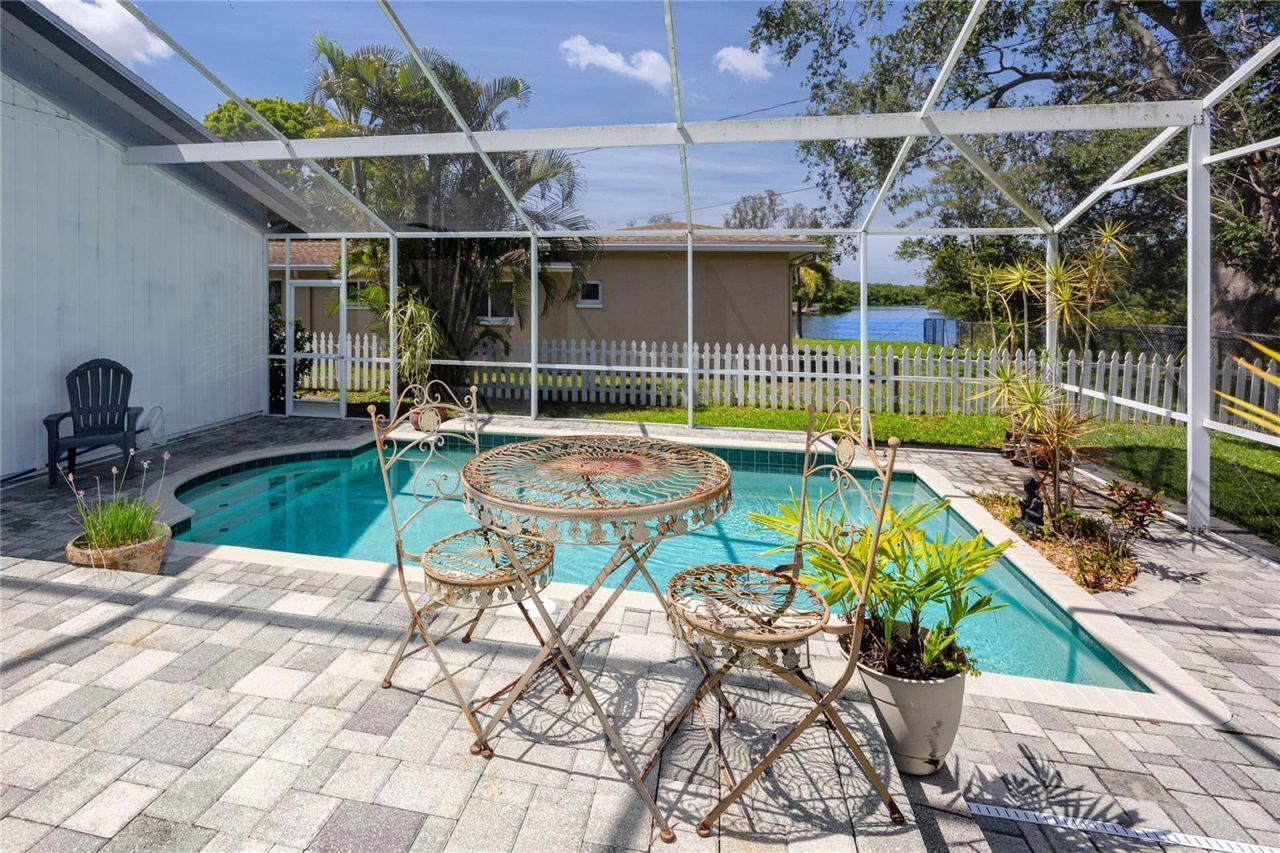 8759 Orient Way Ne, Saint Petersburg, FL 33702 Photo
