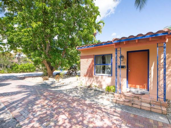 1136 NE 17th Way, Fort Lauderdale, FL 33304