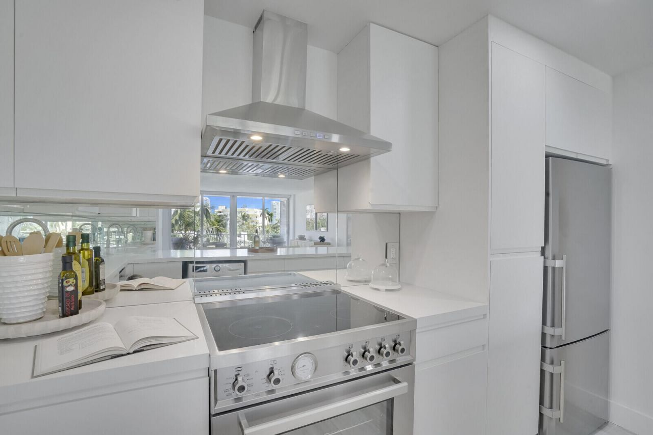 354 Chilean Avenue, Unit 4d, Palm Beach, FL 33480 Photo
