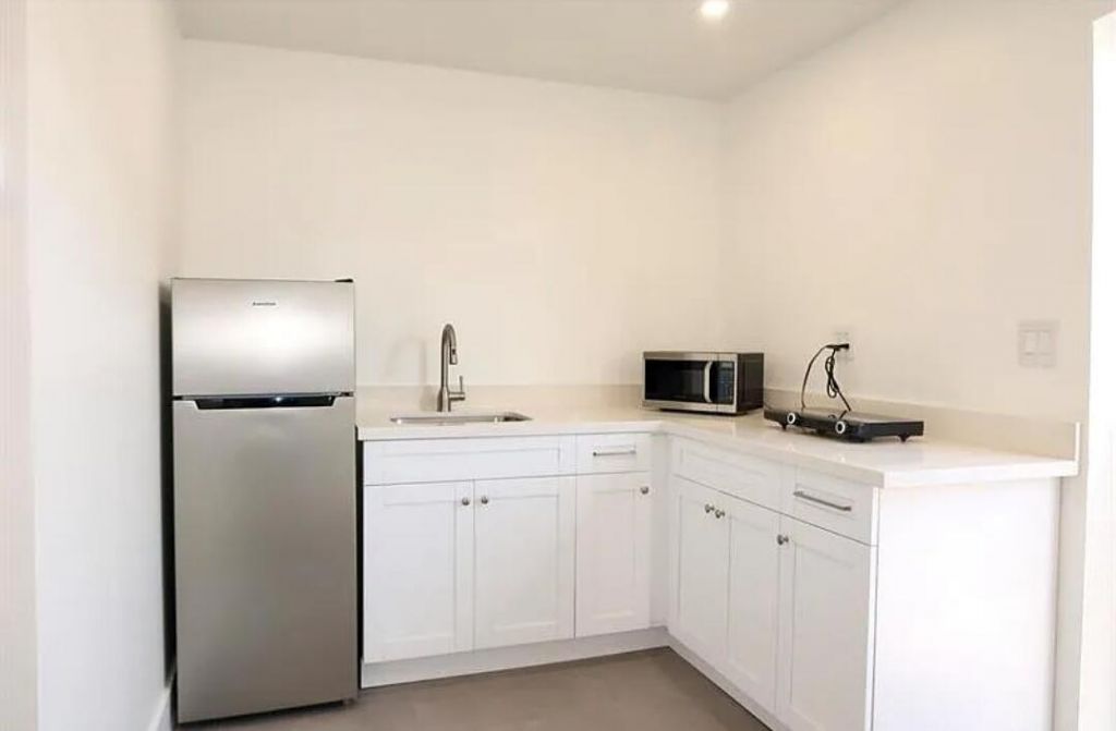 436 Fontana Drive, Palm Springs, FL 33461 Photo