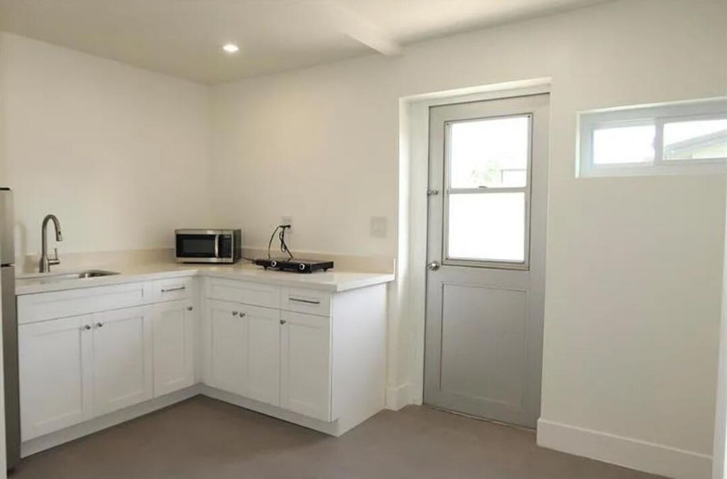 436 Fontana Drive, Palm Springs, FL 33461 Photo
