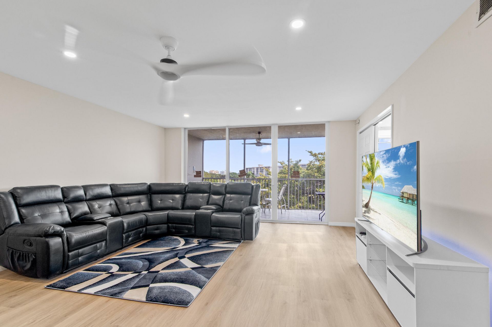 2901 S Palm Aire Drive, Unit 501, Pompano Beach, FL 33069 Photo