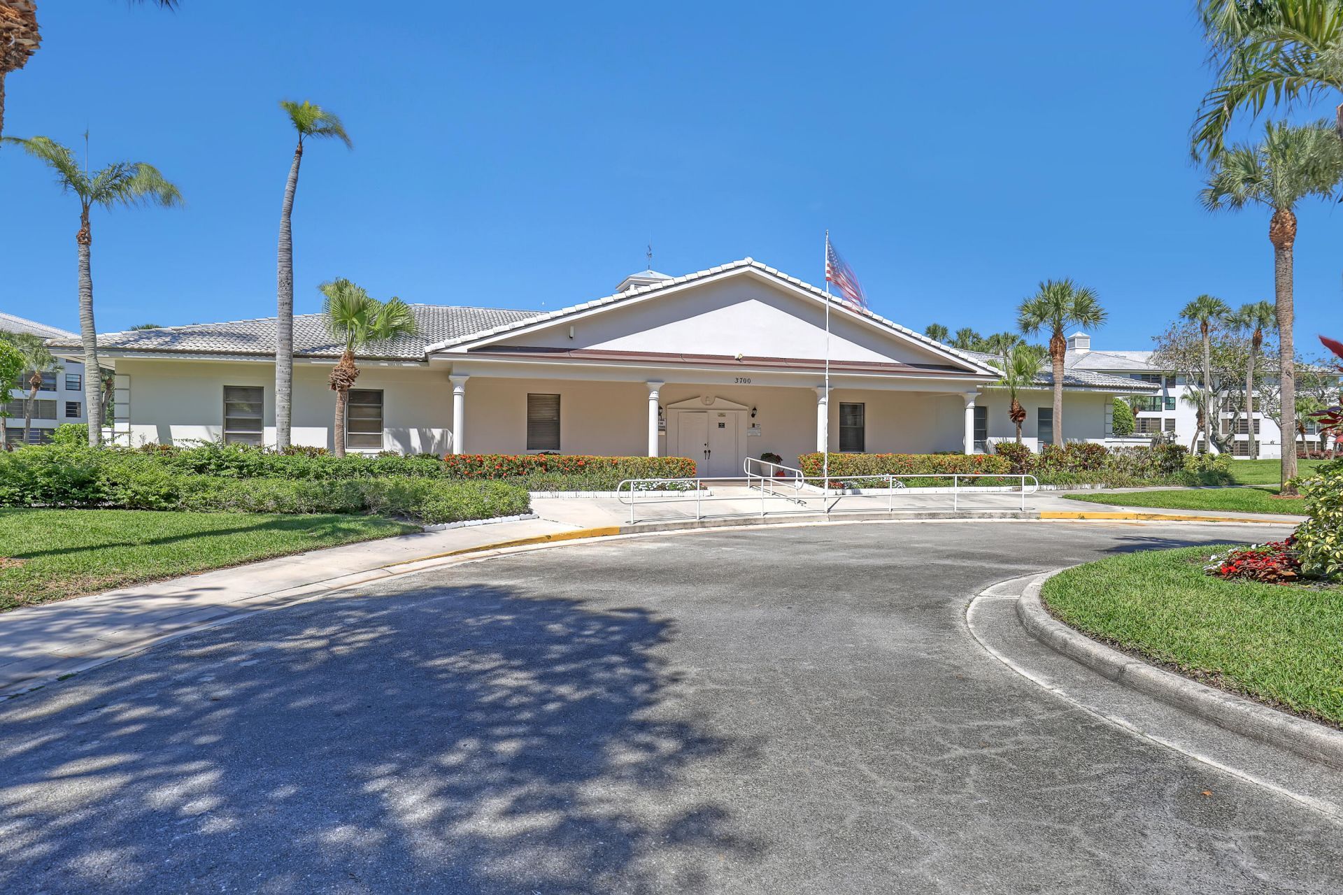3650 Whitehall Drive, Unit 201, West Palm Beach, FL 33401 Photo