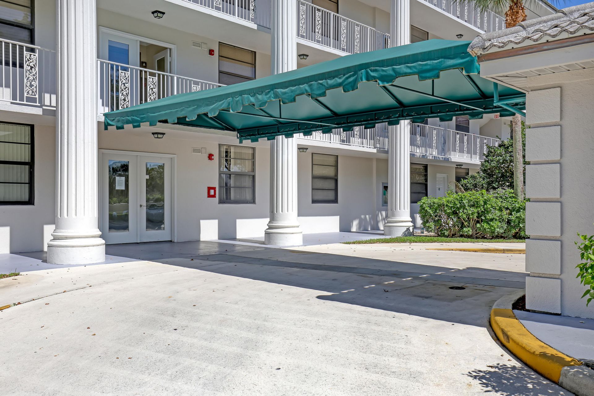 3650 Whitehall Drive, Unit 201, West Palm Beach, FL 33401 Photo